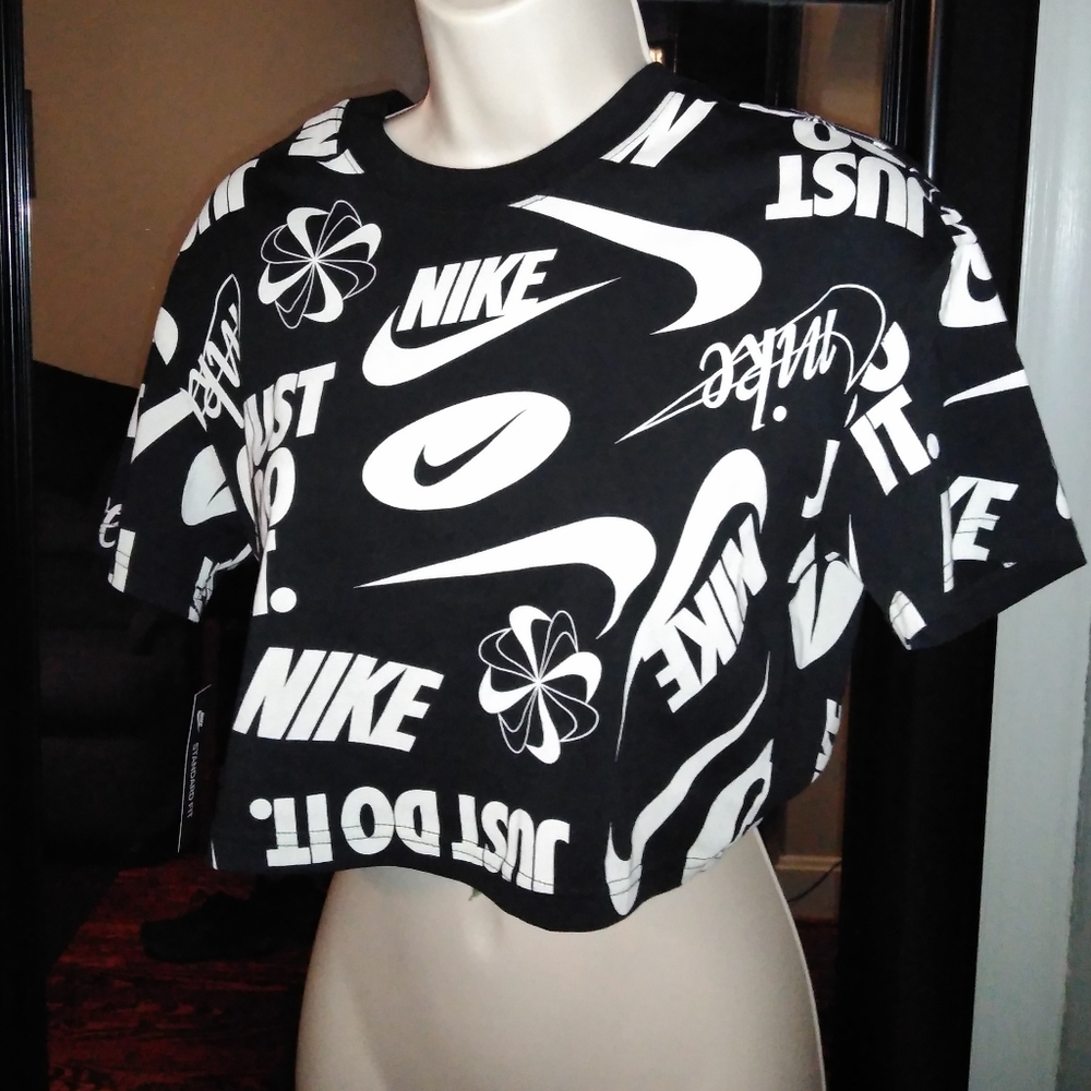 Nike Crop Top XS Nike All Over Nike Essential